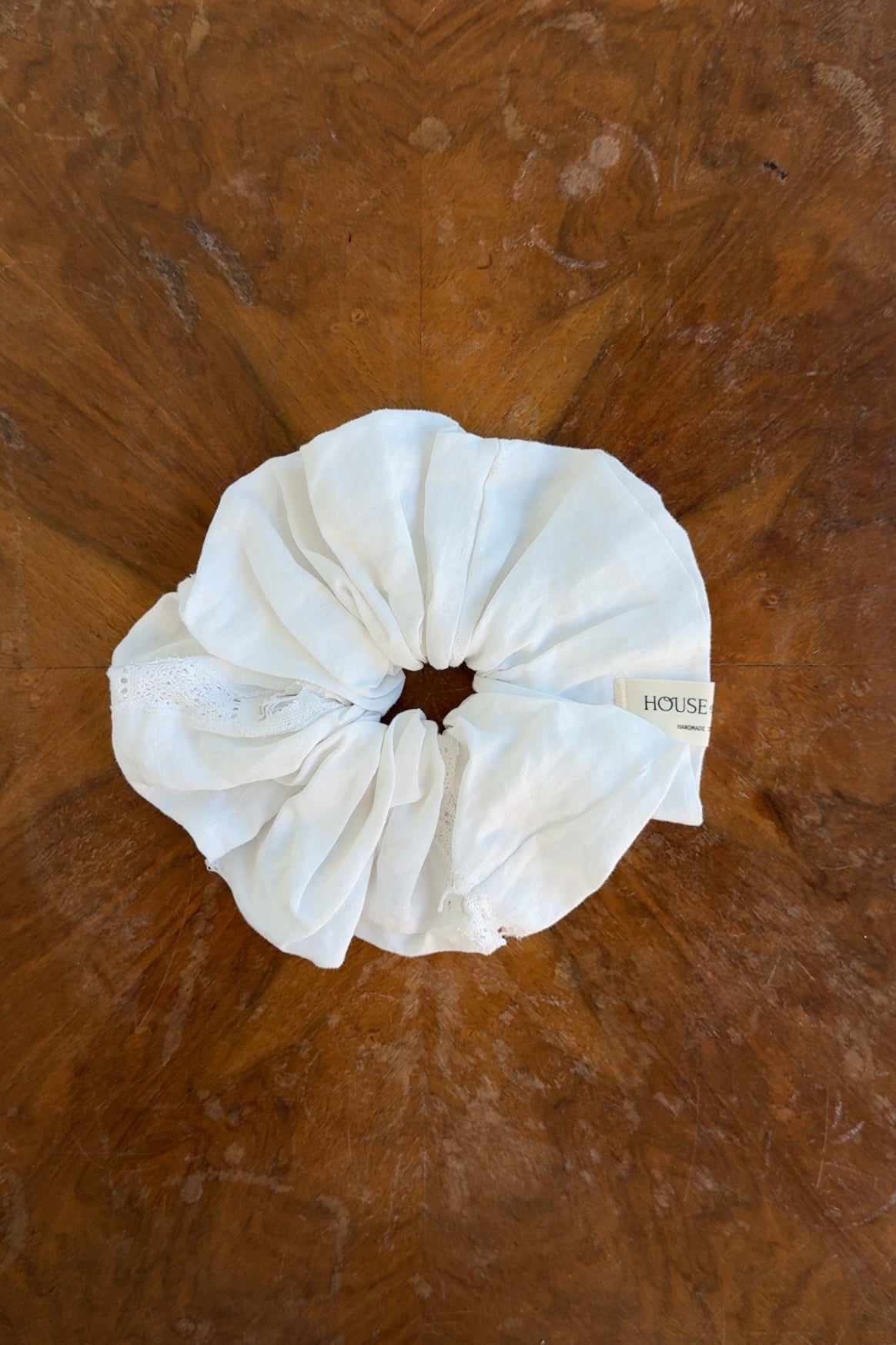 SOPHIA SCRUNCHIE